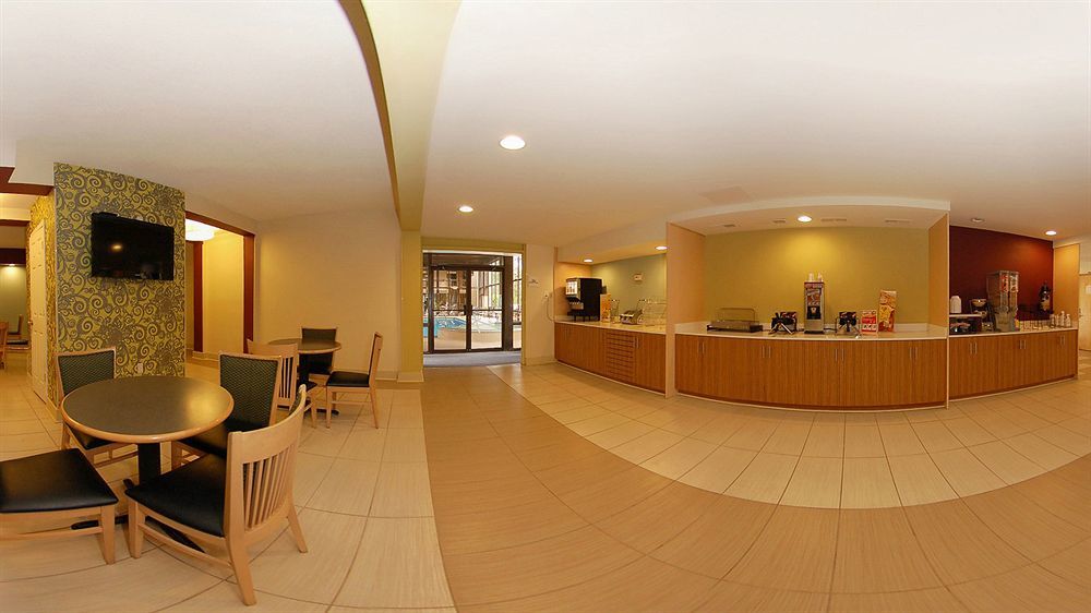 Baymont By Wyndham Williamsburg Hotel Buitenkant foto